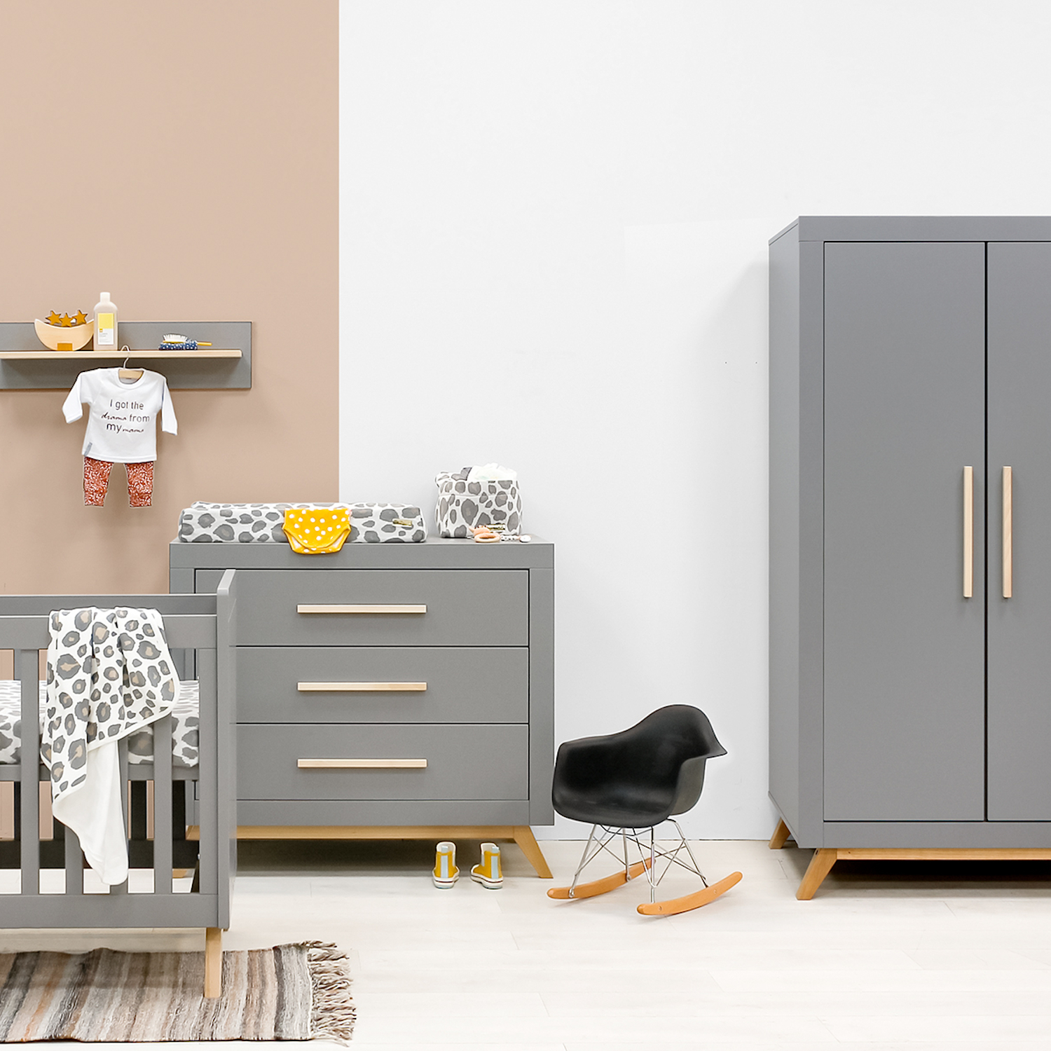 Bopita Fenna Babykamer Grey / Naturel | Bed 60 x 120 Cm + Commode + Kast 3-deurs