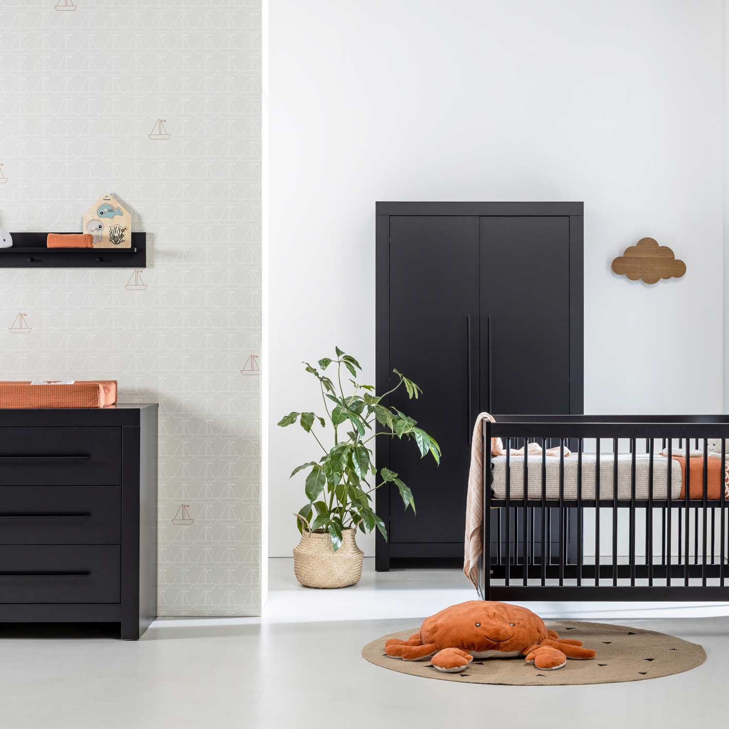 Europe Baby Vittoria III Babykamer Zwart | Bed 60 x 120 cm + Commode + Kast 3-Deurs