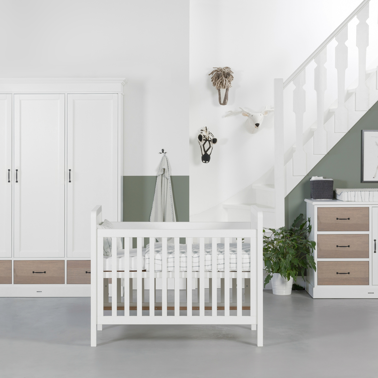 Kidsmill La Première Babykamer Grijs Eiken | Bed 60 x 120 cm + Commode + Kast 3-Deurs