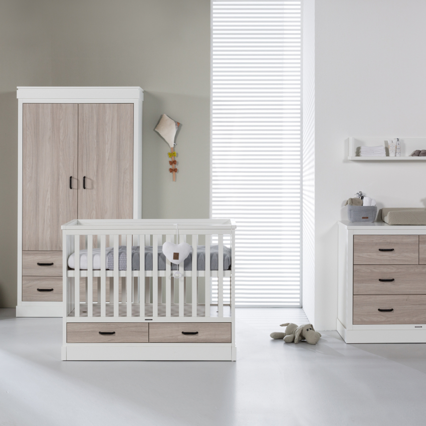 Kidsmill Newport Babykamer Wit / Eiken | Bed 60 x 120 cm + Commode + Kast 2-Deurs